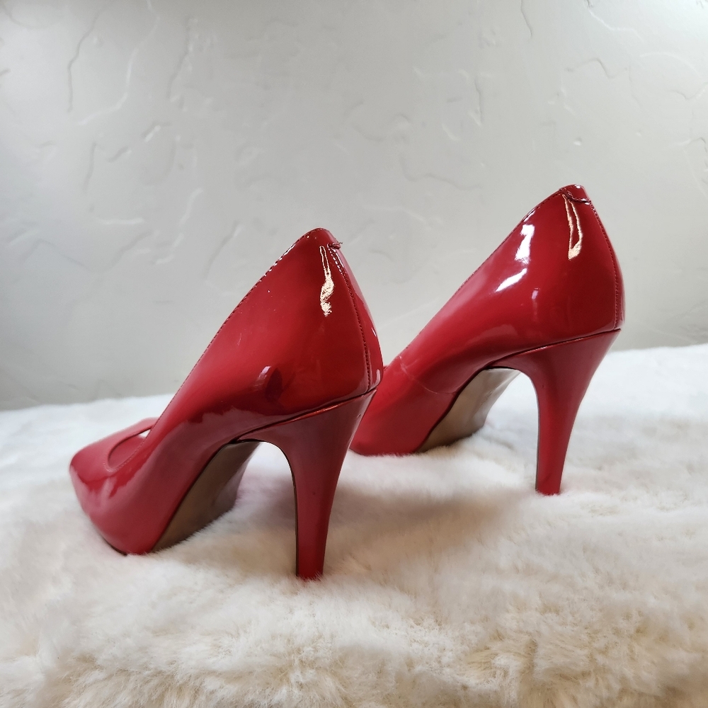 BCBG Coral Peep Toe Heels Pumps Size 6.5 M 4" Heel Faux Patent Leather - Picture 5 of 16
